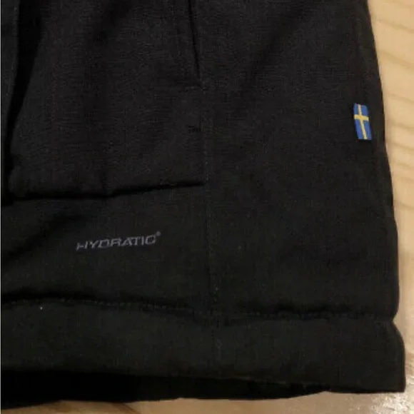 New Fjallraven Yupik Down Parka in Men’s Medium Black